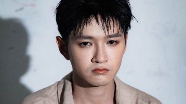 Ca sĩ ngất xỉu, thở oxy sau concert có 33 anh tài