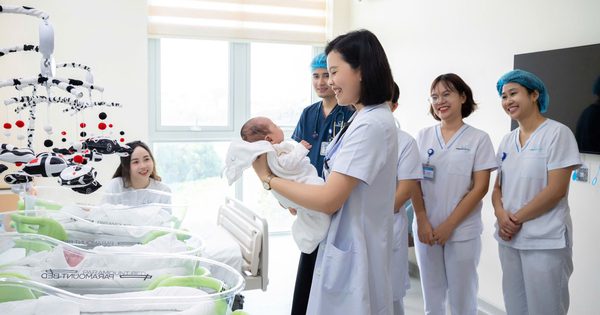 Ca sinh ba chào đời cách nhau 36 tiếng