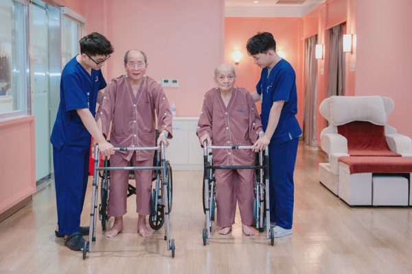 Cá thể hóa chăm sóc sức khỏe người cao tuổi bằng y học cổ truyền