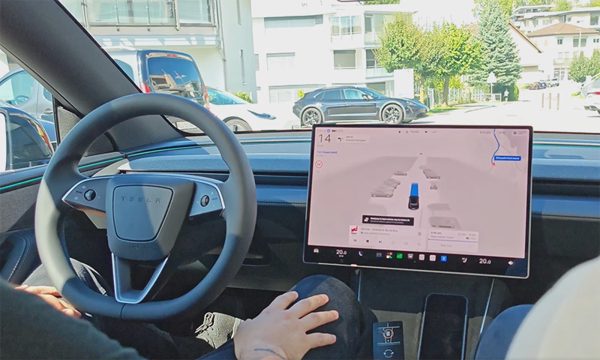 Các bài học xe tự lái rút ra từ Tesla