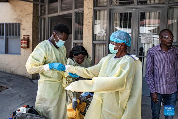 Các bộ trưởng y tế châu Phi kêu gọi tăng cường chuẩn bị và đoàn kết khi dịch Ebola gia tăng
