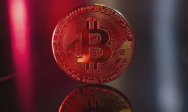 Các 'cá mập' tài chính đang đổ tiền trở lại vào Bitcoin