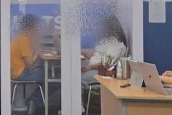 Các chiêu "móc ví" học viên của trung tâm IELTS