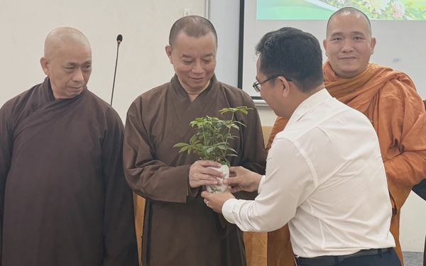 Các cơ sở tôn giáo góp sức tạo những 'điểm xanh' cho TP.HCM