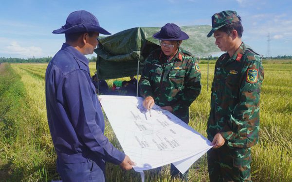 Các con liệt sĩ Tô Văn Thanh tìm về nơi bố hy sinh