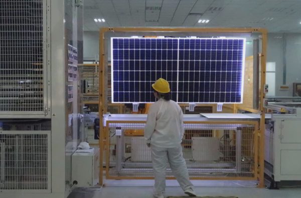 Các công ty điện mặt trời Trung Quốc sa thải hơn 40.000 nhân sự năm ngoái