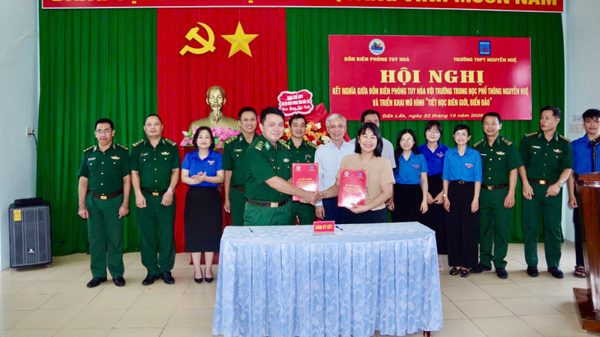 Các đồn Biên phòng ở Đắk Lắk kết nghĩa, hỗ trợ các trường học ở khu vực biên giới