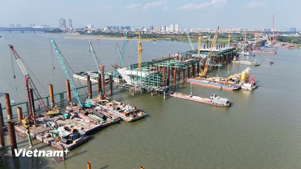 Các dự án cầu vượt sông Hồng phải hoàn thành trước hội nghị APEC năm 2027