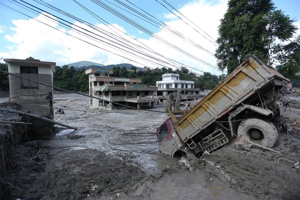 Các hồ nước nguy cơ bị vỡ, Nepal và Trung Quốc cảnh báo lũ lụt mới