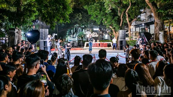 Các kênh thông tin của Tán Đa Show