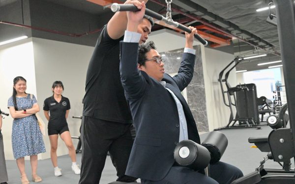 Các kỳ thủ Việt Nam chăm tập gym, chạy bộ để vươn lên đẳng cấp thế giới