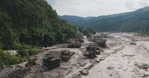 Các nhà khoa học nói gì về nguyên nhân trận lũ quét kinh hoàng ở Nepal?