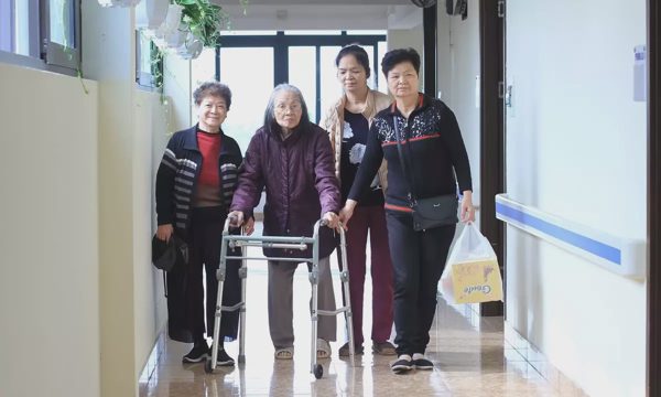 Các nước chuẩn bị cho tuổi già thế nào?