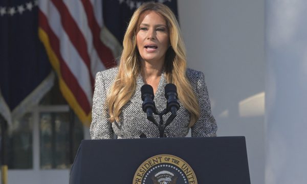 Cách bà Melania giúp Nga - Ukraine ngừng bắn tại Oleshky