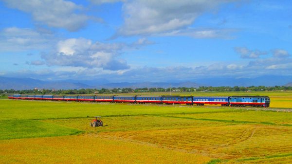 Cách nào để huy động tổng lực nguồn vốn đầu tư nhiều tuyến đường sắt mới?