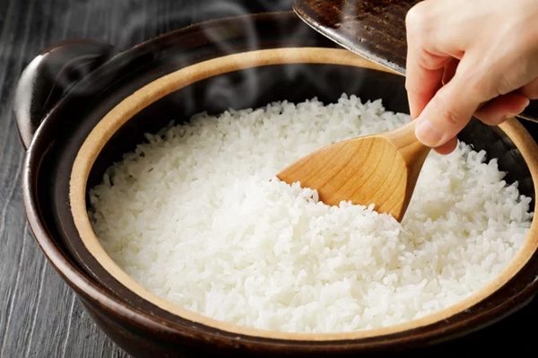 Cách nấu cơm hỗ trợ kiểm soát đường huyết