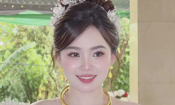 Cách trang điểm tôn nét đẹp của vợ Hoài Lâm trong ngày cưới