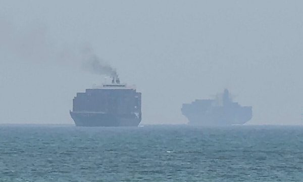 Cách vùng Vịnh lách 'vòng kim cô' của Iran ở Hormuz