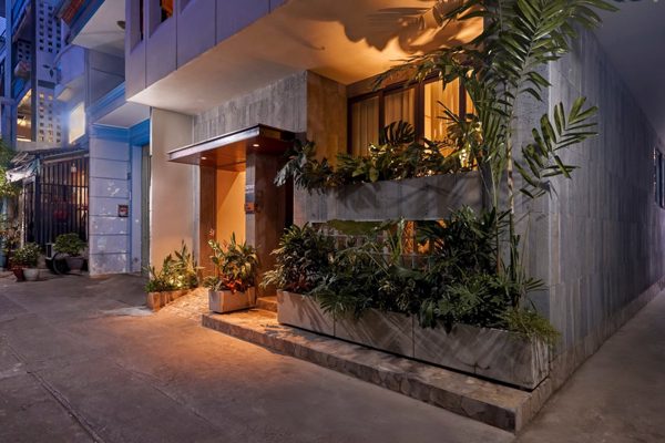 Cải tạo nhà cũ thành nơi ở kết hợp làm việc