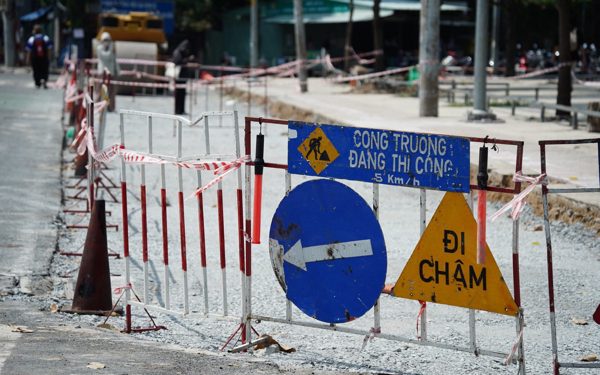 Cải tạo vỉa hè đường Hoàng Minh Giám thành làn riêng cho xe buýt