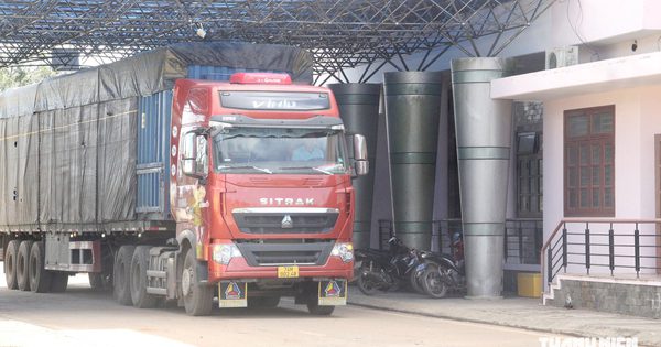 Cấm xe tải lớn trên quốc lộ 14D: Đà Nẵng và Lào tìm cách gỡ khó vận chuyển hàng hóa