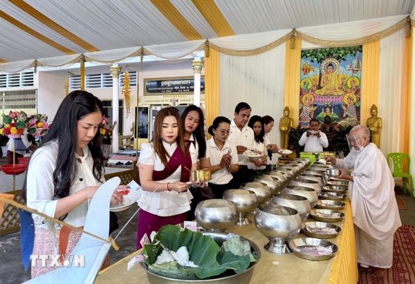 Campuchia chi 53 triệu USD hỗ trợ phụ nữ mang thai và trẻ dưới 2 tuổi