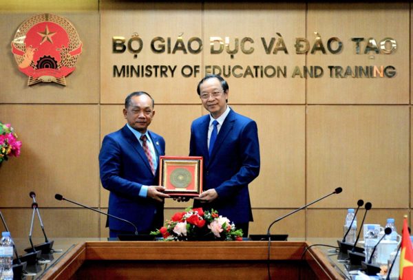 Campuchia đề nghị Việt Nam chia sẻ kinh nghiệm về chương trình giáo dục phổ thông