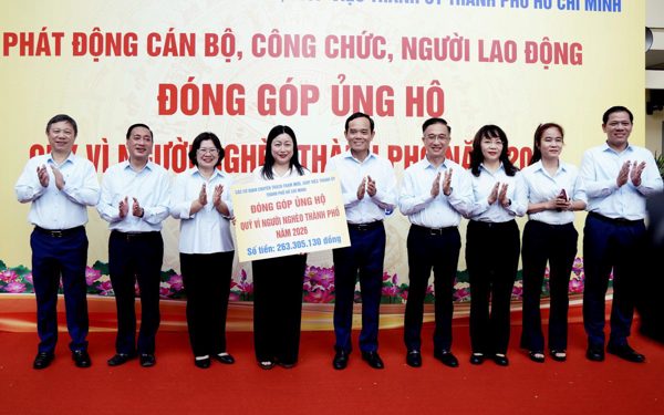 Cán bộ, công chức TP.HCM góp quỹ Vì người nghèo năm 2026