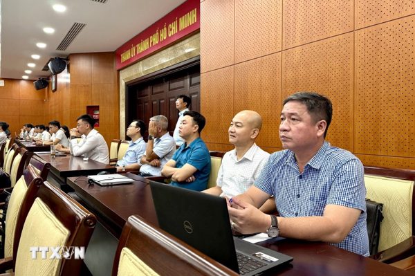 Cán bộ, đảng viên hiện thực hóa Nghị quyết bằng hành động thiết thực