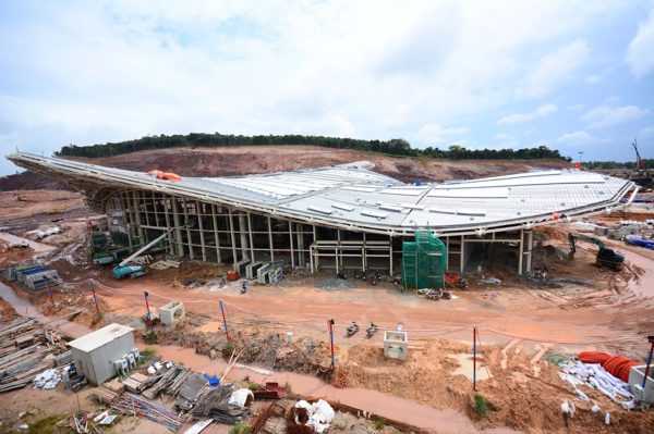 Cận cảnh 8.000 người hối hả hoàn thiện sân bay Phú Quốc đón APEC 2027