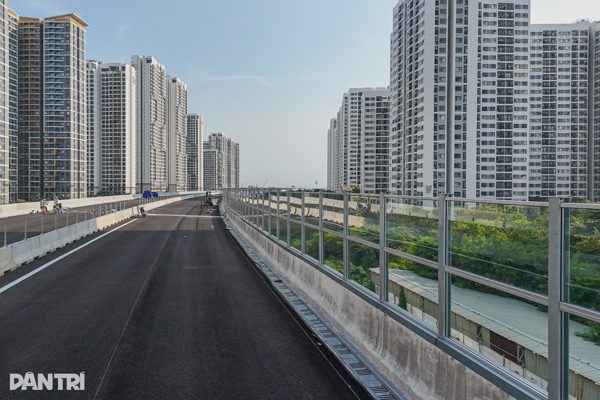Cận cảnh 9km “bức tường” cao 4m chống tiếng ồn trên Vành đai 3 TPHCM