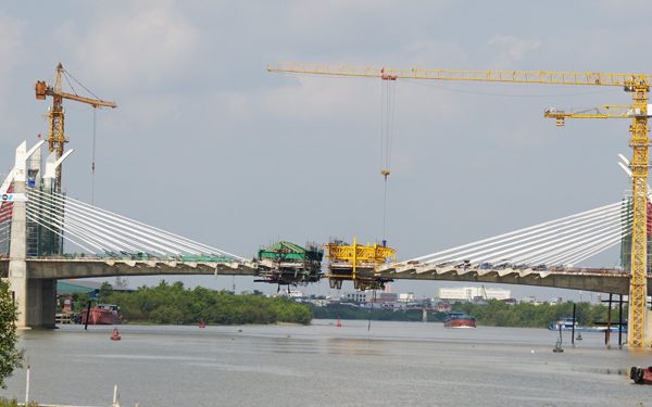 Cận cảnh cây cầu rộng nhất Hải Phòng trước ngày hợp long