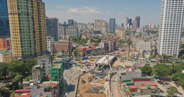 Cận cảnh công trường hai cầu vượt trên tuyến Vành đai 1 ở Hà Nội