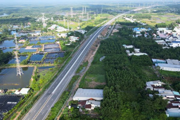 Cận cảnh dự án cao tốc Bến Lức - Long Thành hơn 29.500 tỷ đồng sắp về đích sau 12 năm