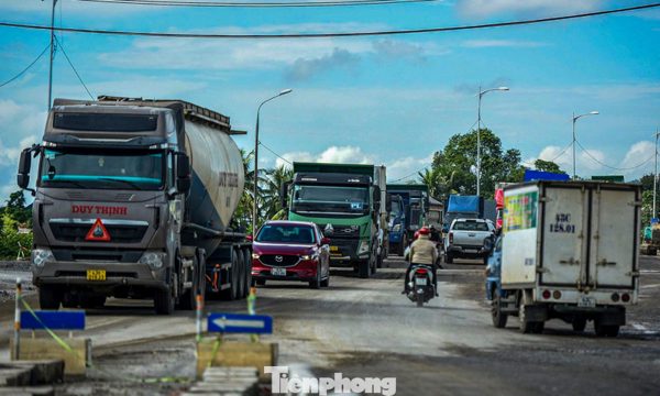 Cận cảnh đường thi công dang dở xảy ra tai nạn khiến mẹ tử vong, 3 con mồ côi