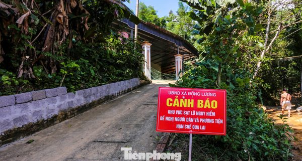 Cận cảnh khu vực Thanh Hóa vừa công bố tình huống khẩn cấp do sạt lở