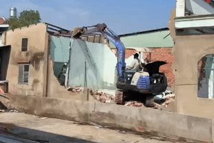 Cận cảnh những căn nhà đầu tiên được tháo dỡ để làm cầu Cát Lái 24.000 tỷ đồng