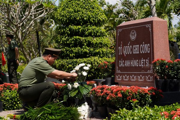 Cận cảnh nơi an nghỉ của các hài cốt liệt sĩ quy tập tại công viên Lê Thị Riêng