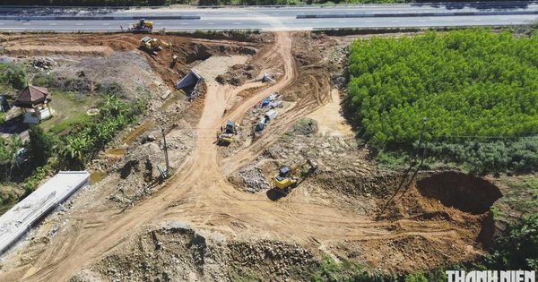 Cận cảnh nút giao mới thay thế vị trí sạt lở trên cao tốc La Sơn - Hòa Liên