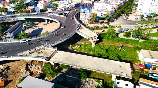 Cận cảnh nút giao thông 2 tầng 1.351 tỷ ở Nha Trang xây gần 10 năm chưa xong
