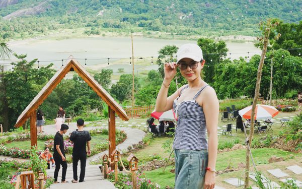 Cận cảnh tiệm cà phê Lưng Chừng xâm phạm rừng phòng hộ ở Tri Tôn