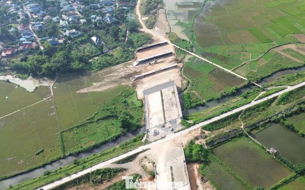 Cận cảnh tuyến đường hơn 4 km ở Phú Thọ thi công 4 năm chưa xong