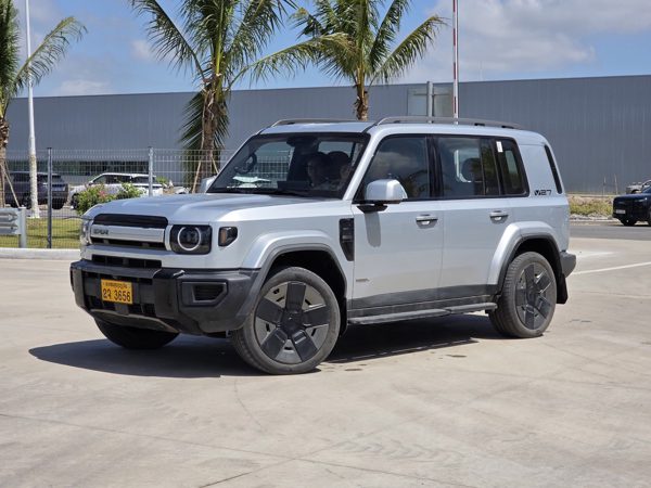 Cận cảnh xe điện sạc xăng sắp vào Việt Nam: Lớn hơn Land Cruiser, đầy bình đi 1.000km