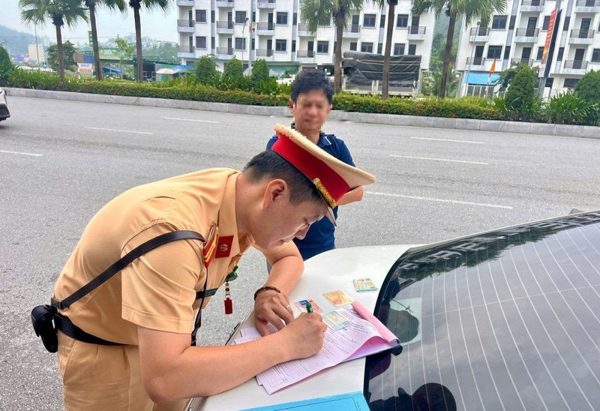 Cần cơ chế chủ động kiểm soát phương tiện giao thông