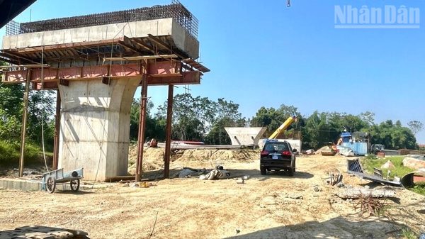 Cần khẩn trương giải phóng mặt bằng dự án cầu Đồng Liên ở Thái Nguyên