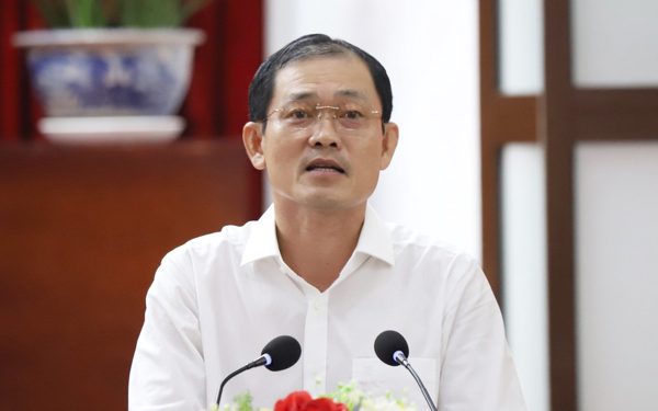 Cần Thơ: 200m đường hai nhiệm kỳ giải phóng mặt bằng không xong, Bí thư Thành ủy gọi chủ tịch phường cam kết thì xong