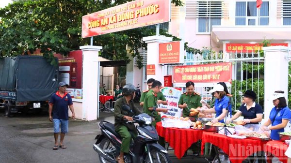 Cần Thơ: Ấm lòng những suất ăn nghĩa tình