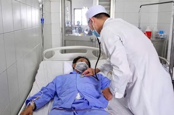 Cần Thơ: Cứu sống người bệnh bị hai thanh sắt xuyên qua cơ thể
