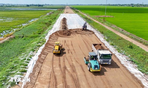 Cần Thơ đẩy nhanh tiến độ dự án cao tốc dài nhất miền Tây