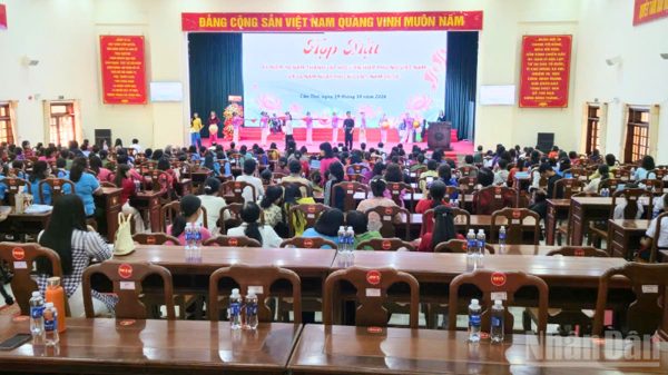 Cần Thơ đối thoại với cán bộ Hội Liên hiệp Phụ nữ qua các nhiệm kỳ
